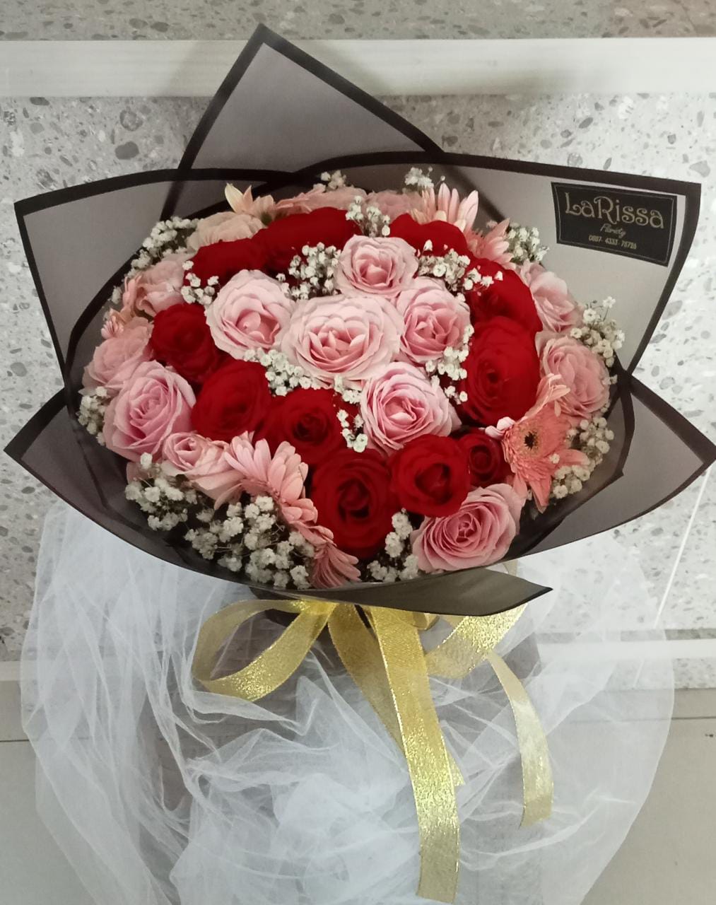 Flower Bouquet - Welcome to Larissa